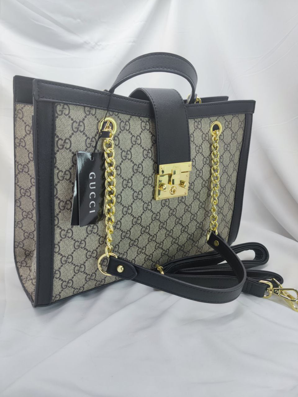Gucci Sac cabas Padlock GG Supreme Medium Noir