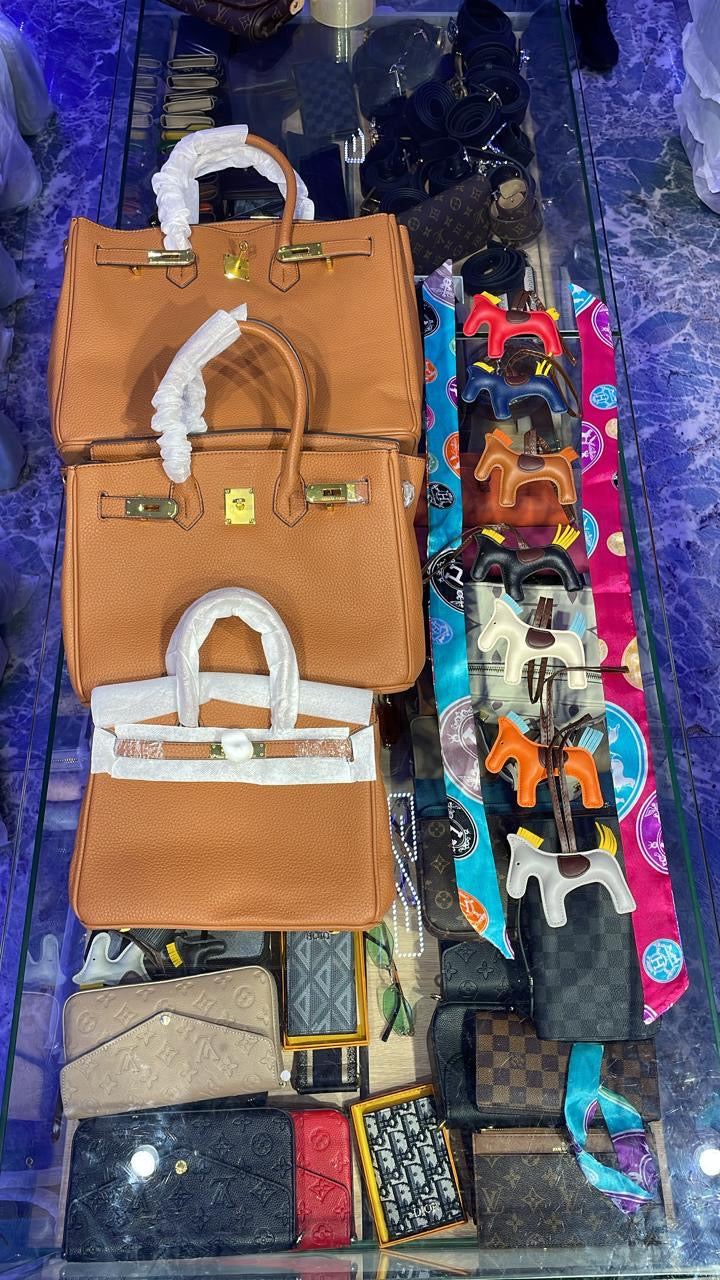 Hermès BIRKIN 35 LEATHER HANDBAG