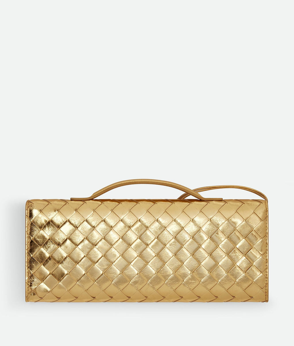 Pochette à Intrecciato effet miroir avec fermeture knot signature.