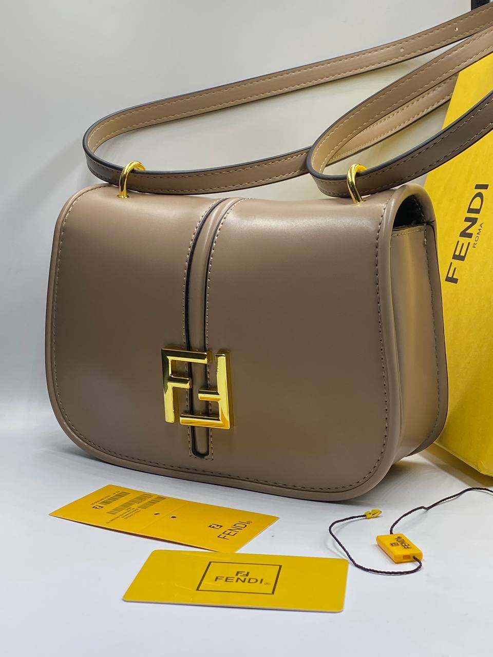 Allez Mini FF
Sac en lisse et grainé taupe