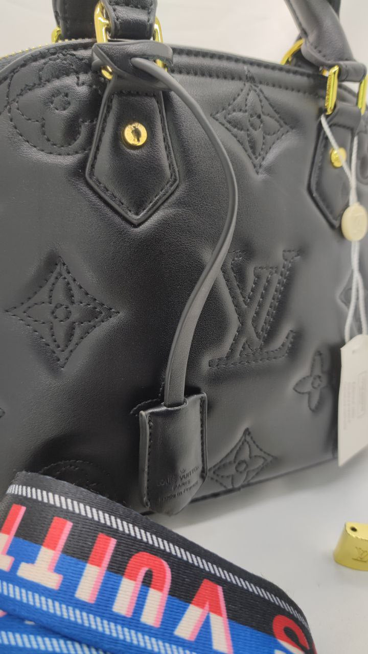 LOUIS VUITTON
Sac Alma BB