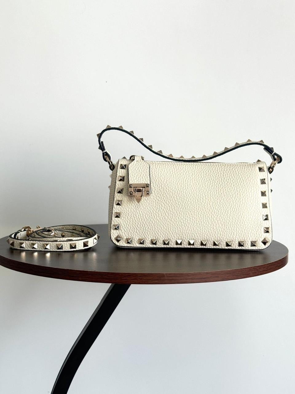 Sac porté épaule femme Valentino Garavani En Vrai Cuir