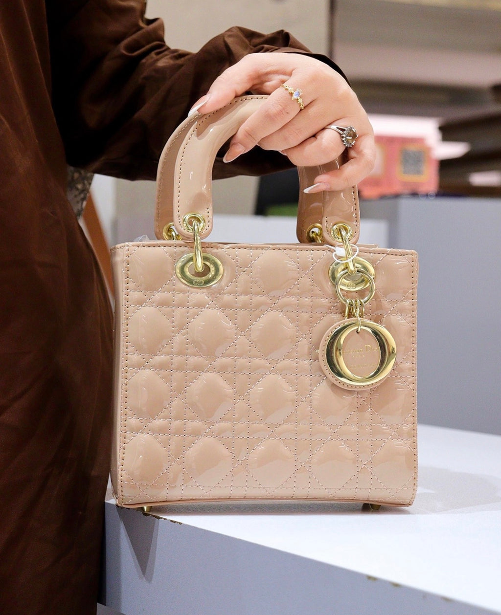 Lady Dior - Medium beige verni prune