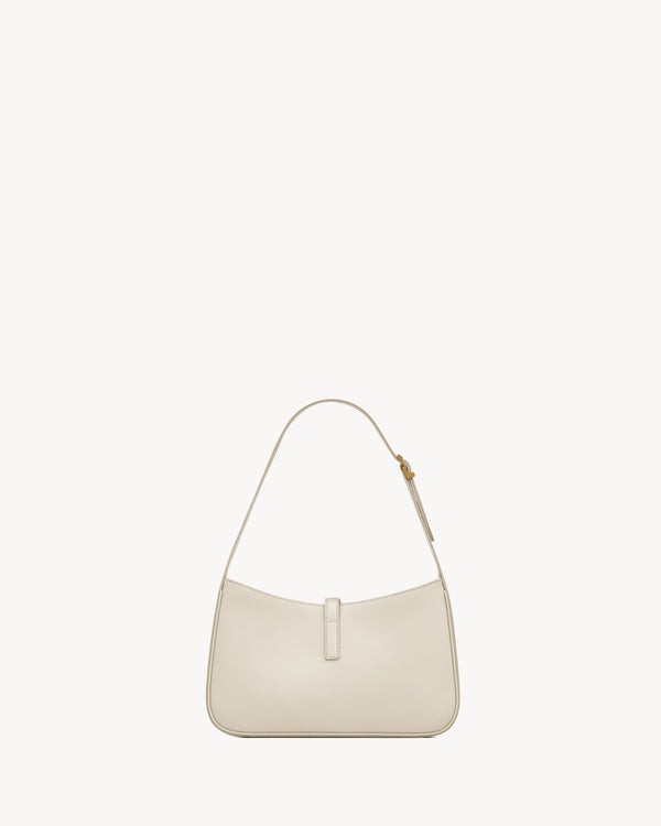 SAC YSL LE 5 À 7 EN SEMI CUIR LISSE BLANC VINTAGE