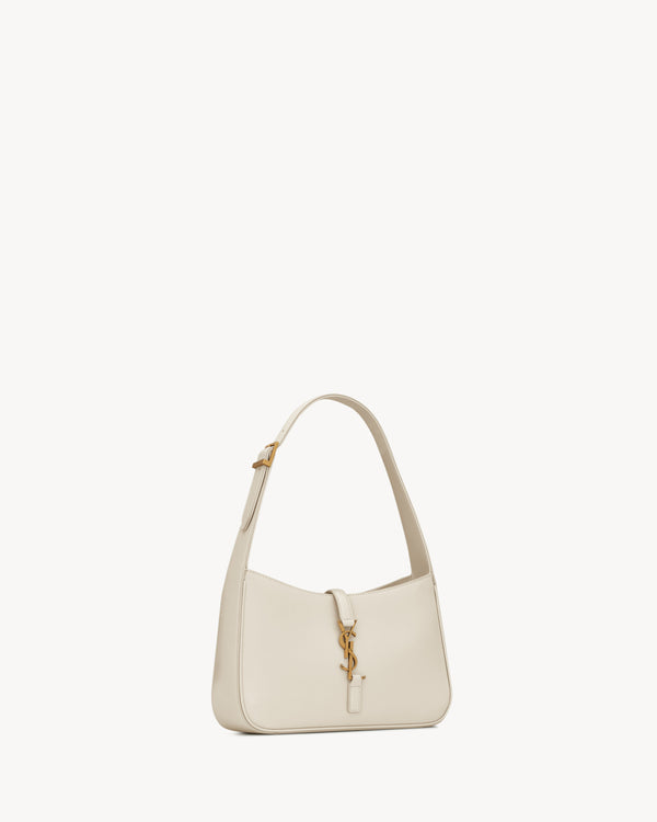 SAC YSL LE 5 À 7 EN SEMI CUIR LISSE BLANC VINTAGE