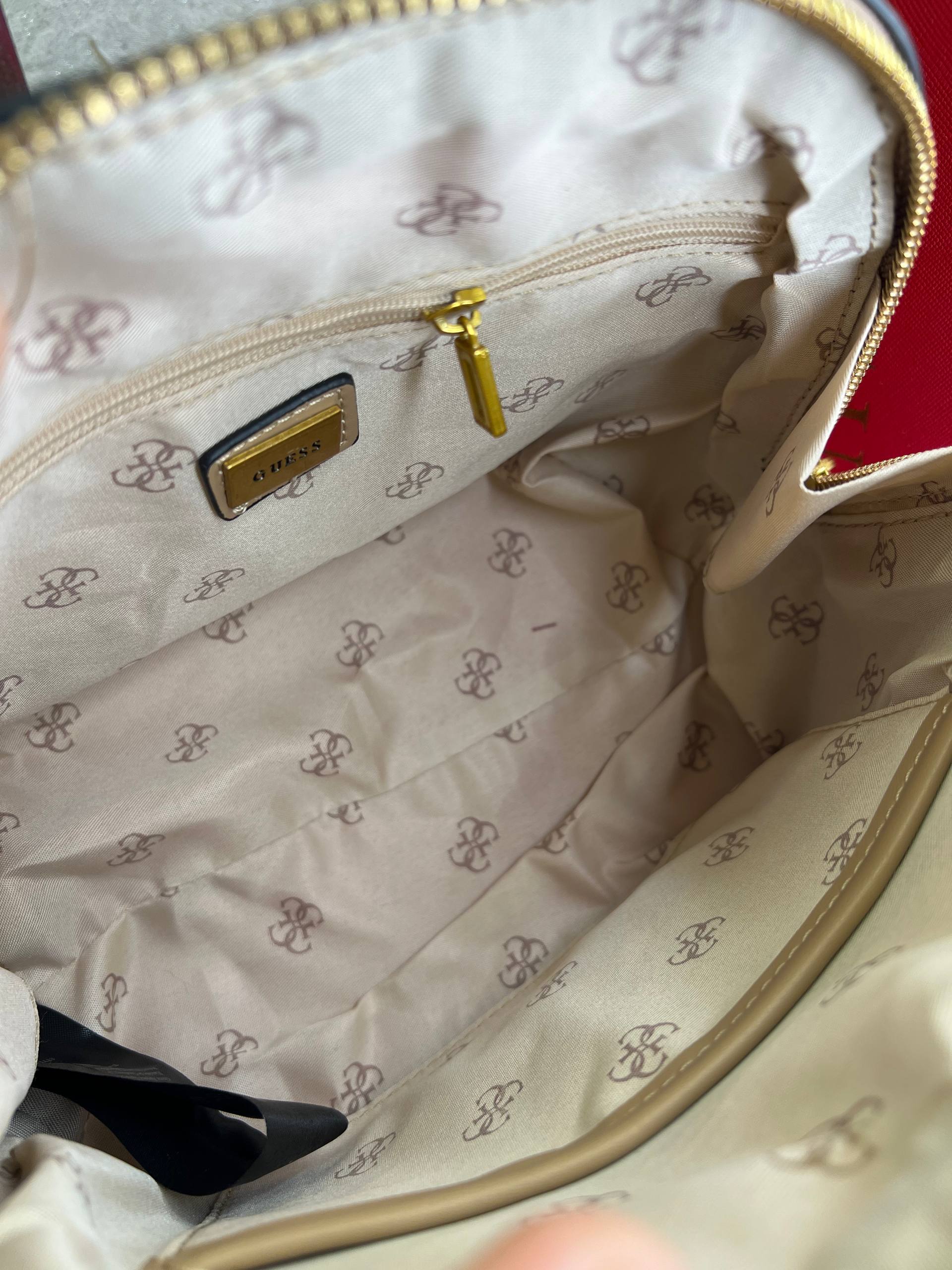 Devinez les femmes Cathleen Grand Dôme Satchel