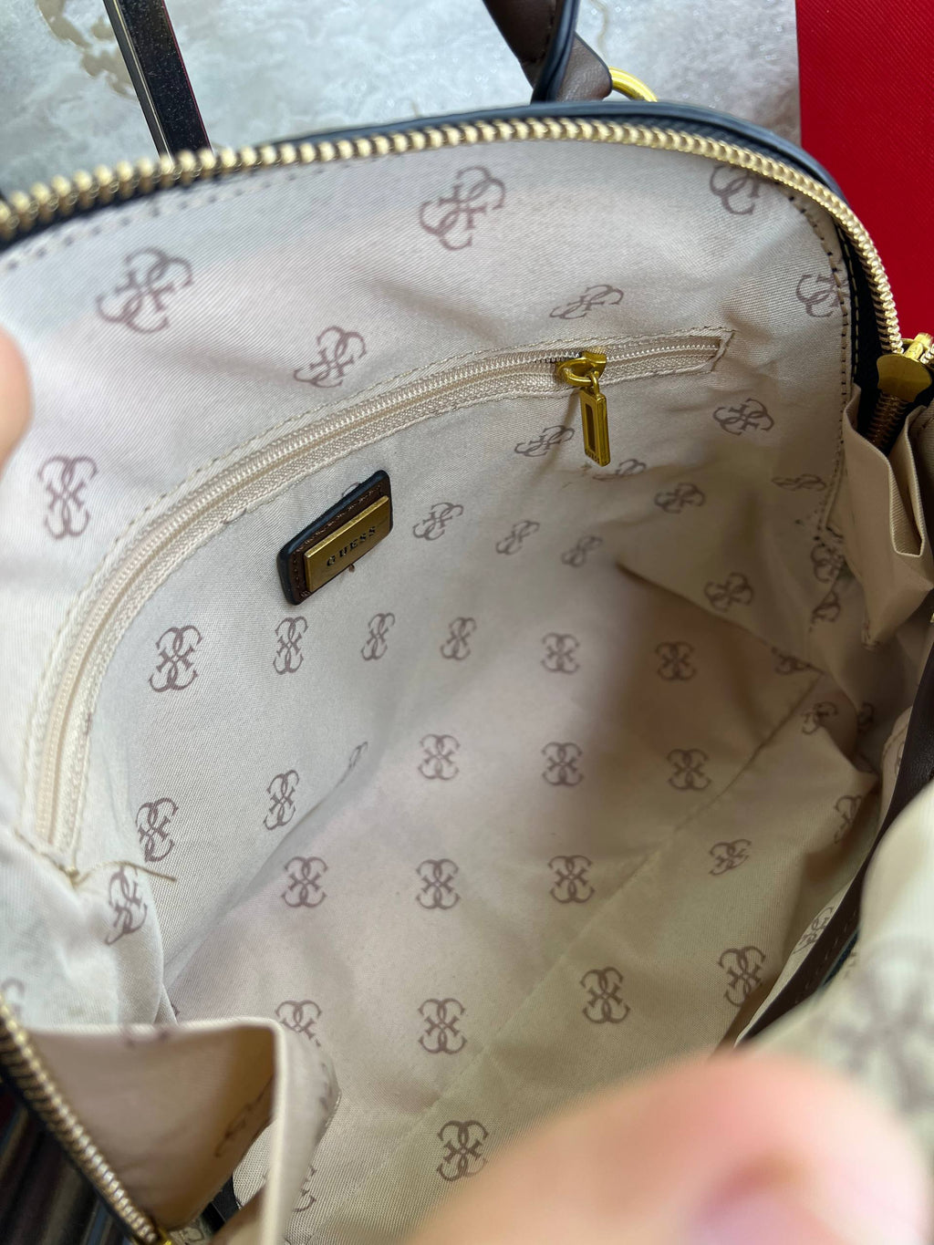 Devinez les femmes Cathleen Grand Dôme Satchel