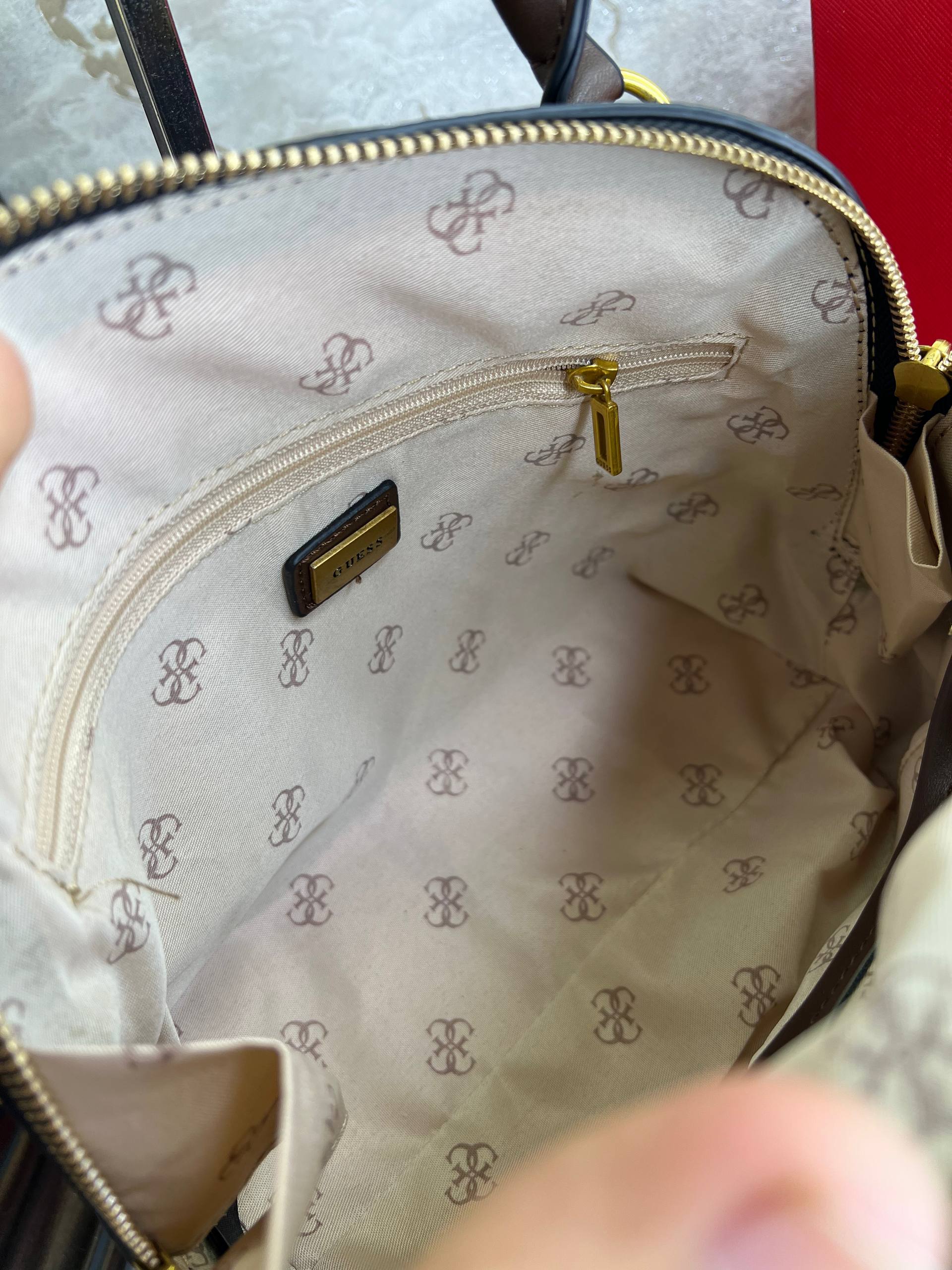 Devinez les femmes Cathleen Grand Dôme Satchel